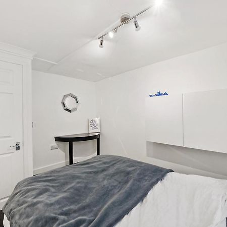 Modern One Bedroom Apartments In 布赖顿 外观 照片